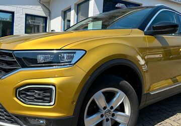 VW T-Roc 103.000 km 18.949 &euro; Gummersbach (Zwischen Toom Markt und ATU) 51645