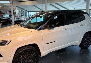 Jeep Compass 82.000 km 22.999 &euro; Gummersbach 51643