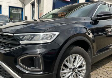 VW T-Roc 68.000 km 17.949 &euro; Gummersbach (Zwischen Toom Markt und ATU) 51645