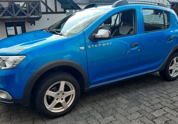 Dacia Sandero 16.300 km 8.250 &euro; Freudenberg 57258