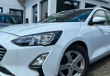 Ford Focus 128.000 km 9.949 &euro; Gummersbach (Zwischen Toom Markt und ATU) 51645