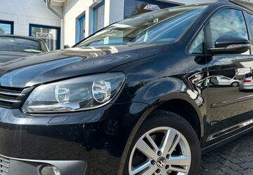 VW Touran 306.000 km 4.949 &euro; Gummersbach (Zwischen Toom Markt und ATU) 51645