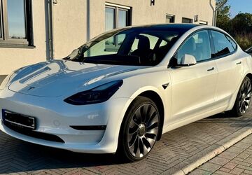 Tesla Model 3 47.511 km 32.990 &euro; Lindlar 51789